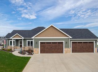 834 Evergreen Dr, Brownsville, WI 53006