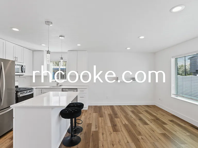 11907 E 2nd Ln — Photo 11