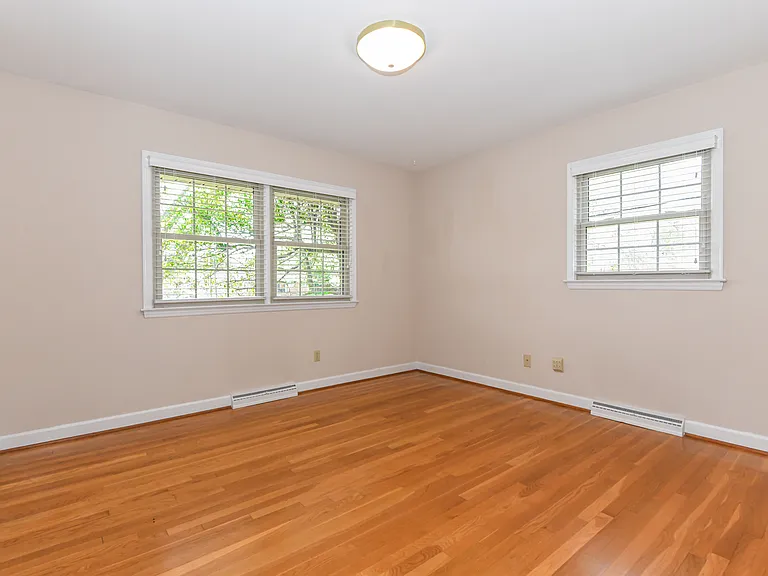 1804 Strathmore Dr — Photo 17