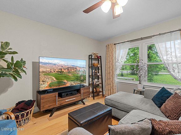 4th image of 3802 Breckenridge Ln