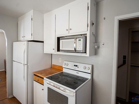 3rd image of 2067 11th Ave