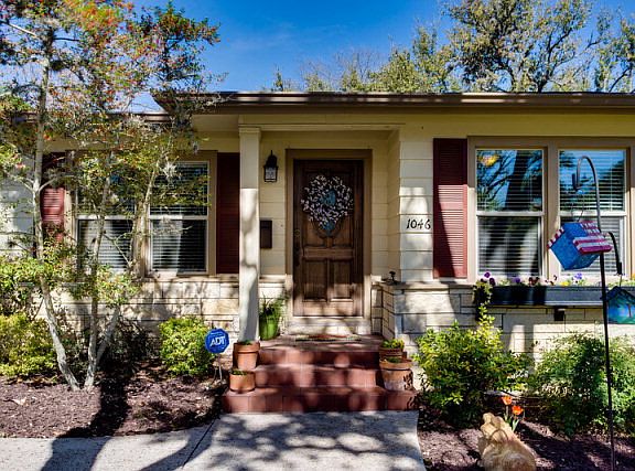3rd image of 1046 Bluebonnet Dr