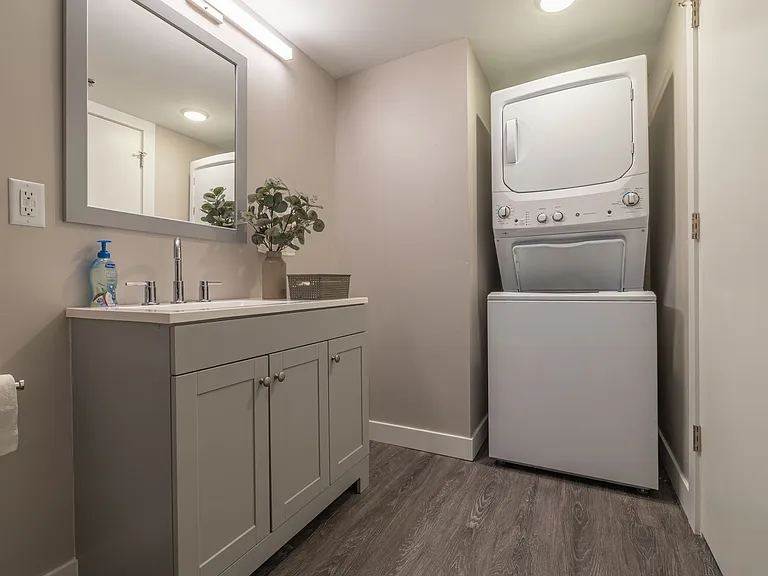 1616 W Bender Rd — Photo 15