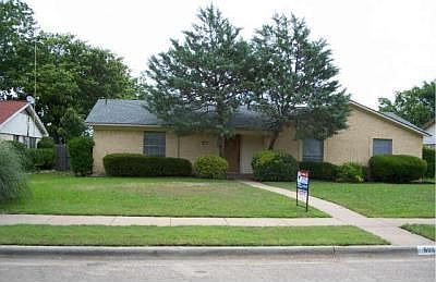 1st image of 805 Carleton Dr