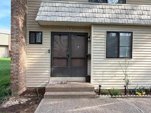 21 Mountain Laurel Court #21, Cromwell, CT 06416