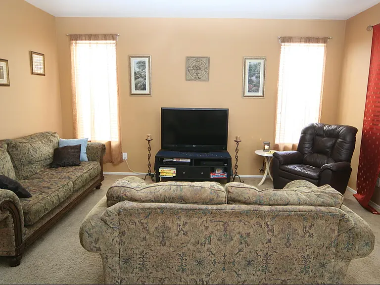 45179 W Sage Brush Dr — Photo 3
