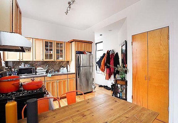 3rd image of 196 Mott St #4A