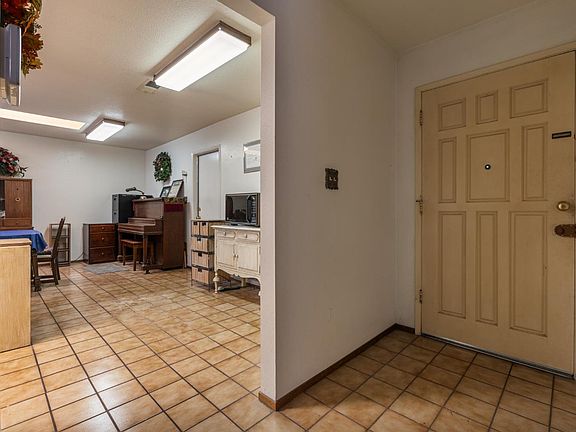 3rd image of 1629 Sheldon Dr