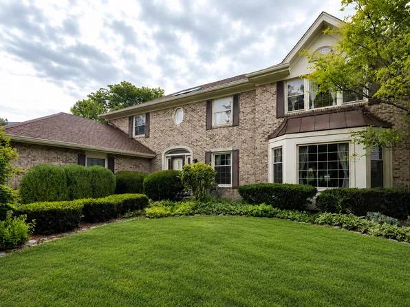 2311 Crab Tree Ln, Algonquin, IL 60102