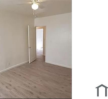 4th image of 3605 W 58th Pl
