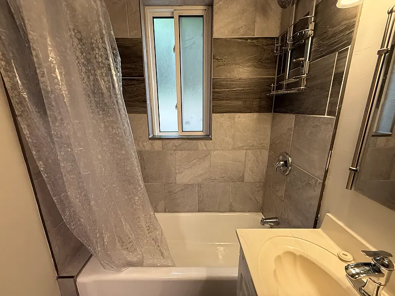 69 Whittaker St #2 — Photo 36