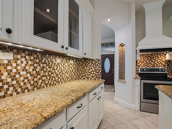 5th image of 3729 Cottonwood Springs Dr