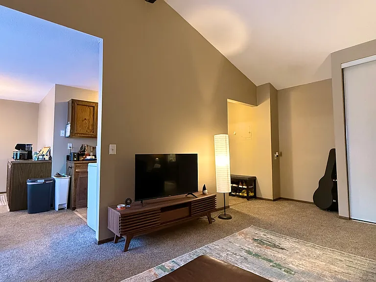 928 Westbrooke Way #5 — Photo 2