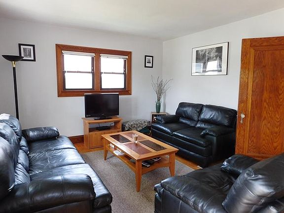 3rd image of 2822 Superior Ave