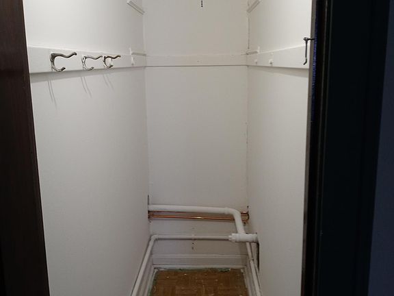 2nd image of 2529 N Hamlin Ave Floor 2