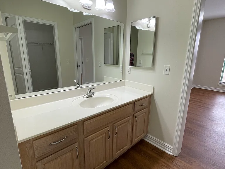 1801 Forest Hills Blvd #110 — Photo 8