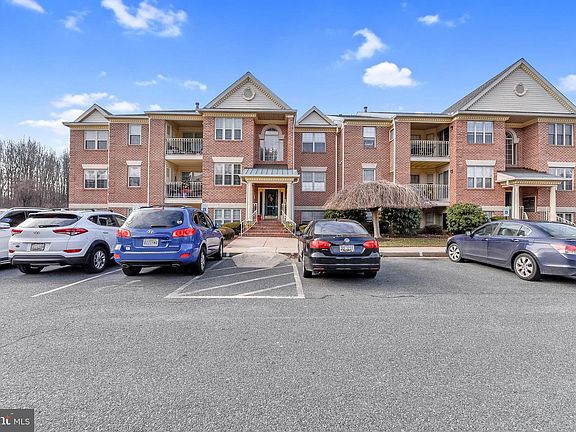 2nd image of 1712 Landmark Dr APT F