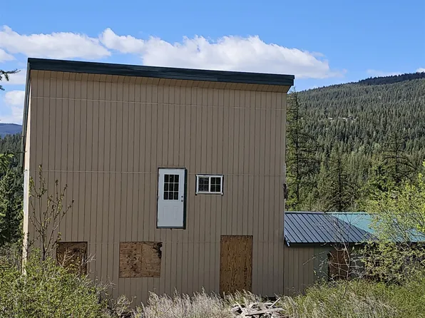 4 Paxson Ln, Kettle Falls, WA 99141