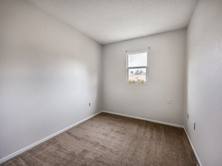 914 SW 8th Ave #11 — Photo 7