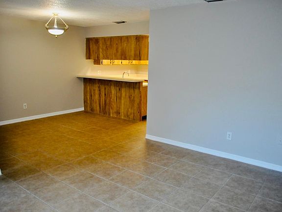 5th image of 3247-3247 Bloomingdale Villas Ct