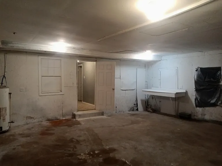 412 Bishop Cir — Photo 4