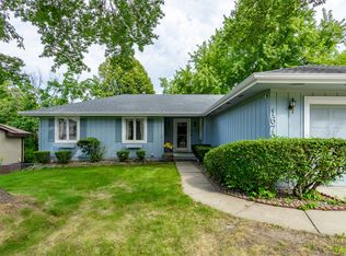1679 NW 99th St, Clive, IA 50325