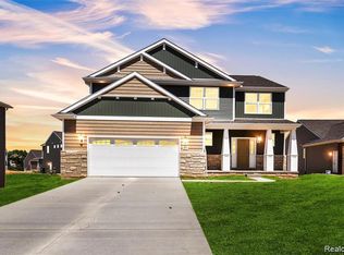 1471 Douglas Fir Ct, Howell, MI 48843