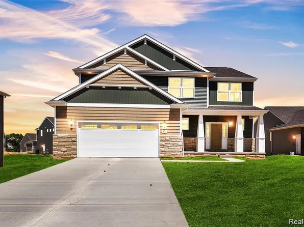 1471 Douglas Fir Ct, Howell, MI 48843