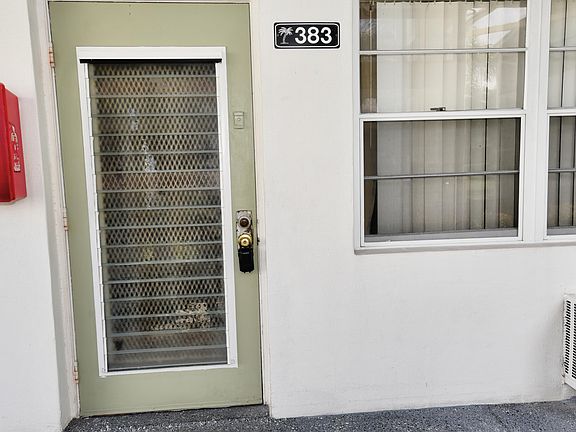 2nd image of 383 Markham R