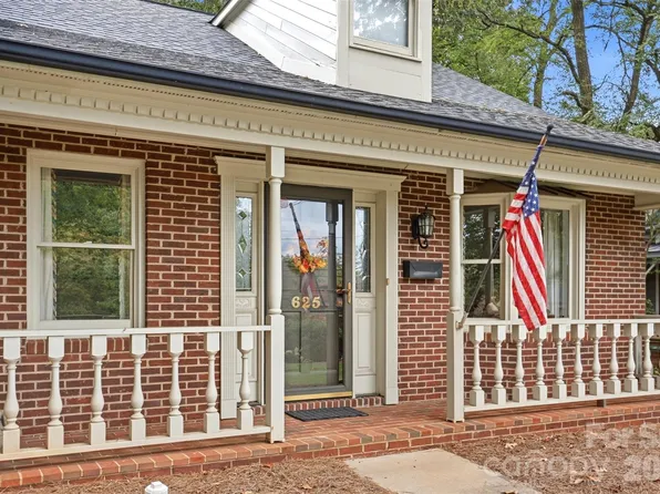 625 Davie Ave, Statesville, NC 28677