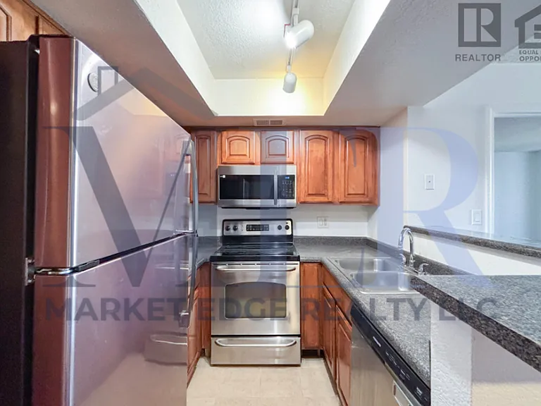 3601 W Tierra Buena Ln #240 — Photo 14