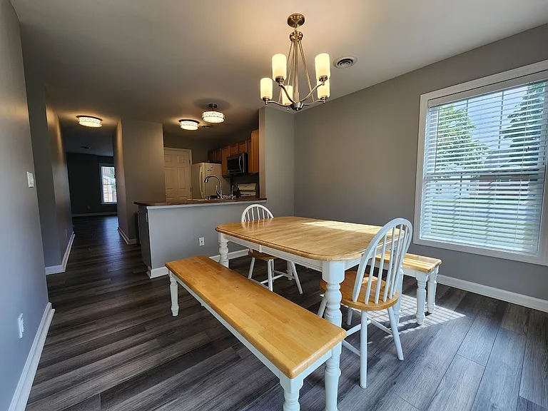 1750 Yorkshire Pl — Photo 5