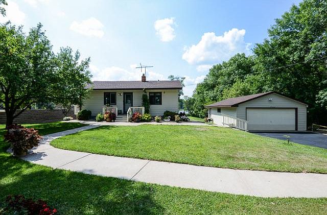 1st image of 49638 Alpine Ave N