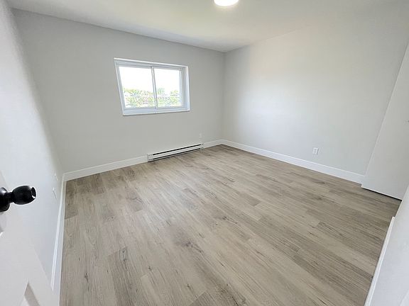 5th image of 1030 Lillian Ave Unit 201