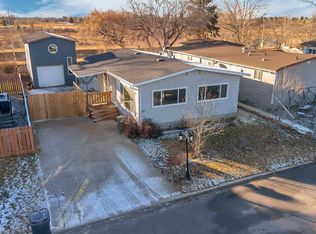 826 E Bayview Rd, Strathmore, AB T1P1E1