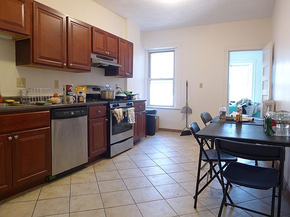 2nd image of 1863 Beacon St Suite 1