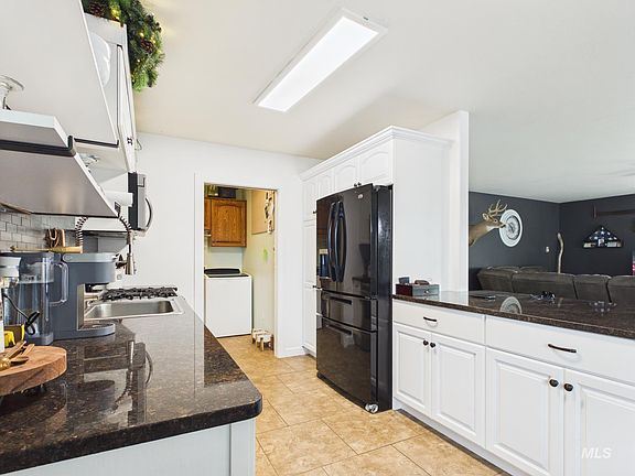 4th image of 416 Park Ave