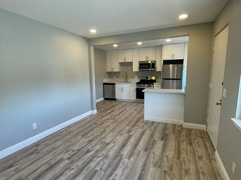 3634 Park Blvd. — Photo 4