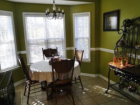 5th image of 404 N Sweetwater Hills Dr