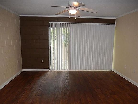 4th image of 2241 W Pensacola St APT 10