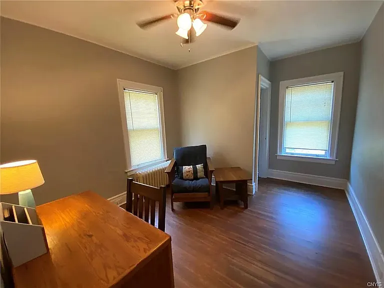 238 Greenwood Pl — Photo 8