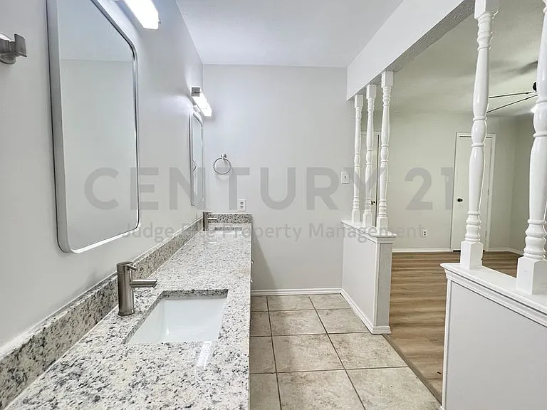 1308 Mistywood Ln — Photo 12
