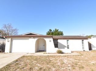 9035 Chantilly Ln, Port Richey, FL 34668