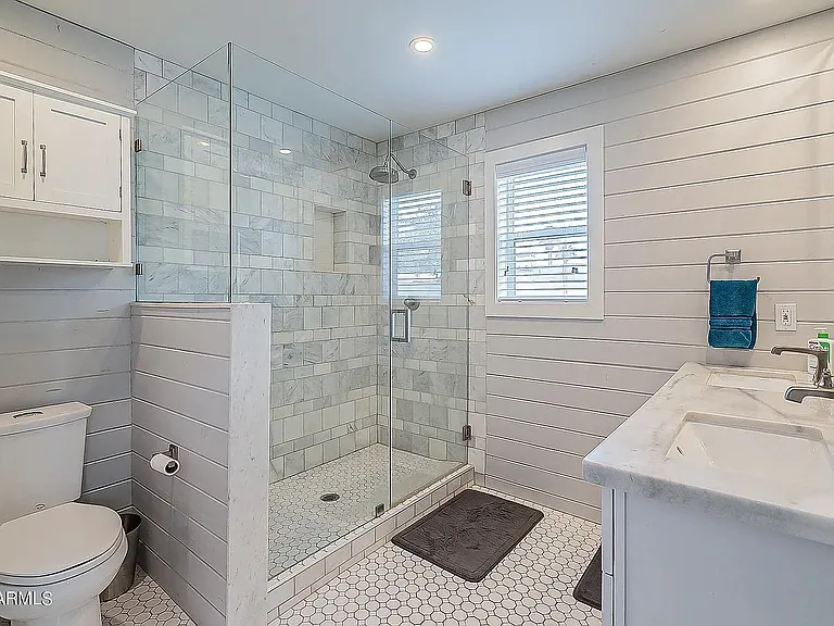 2318 N 37th Way — Photo 17