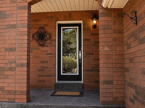 4th image of 92 Blackthorn Dr
