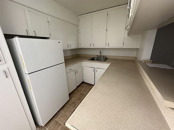 3rd image of 4921 Crawford St #11
