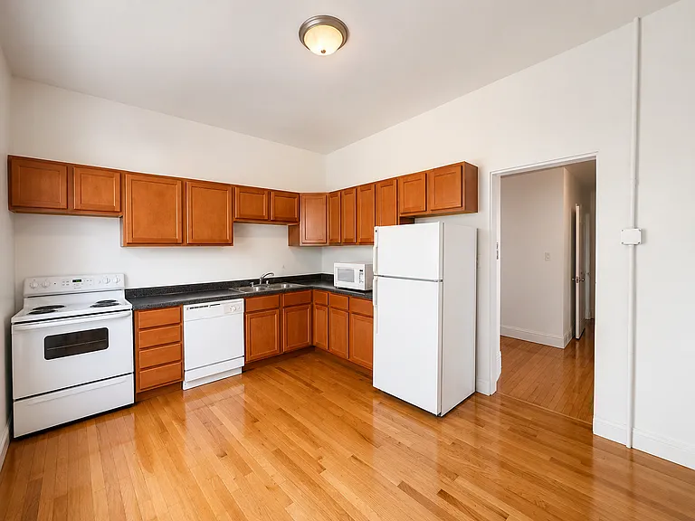 668 W Sheridan Rd #2 — Photo 6