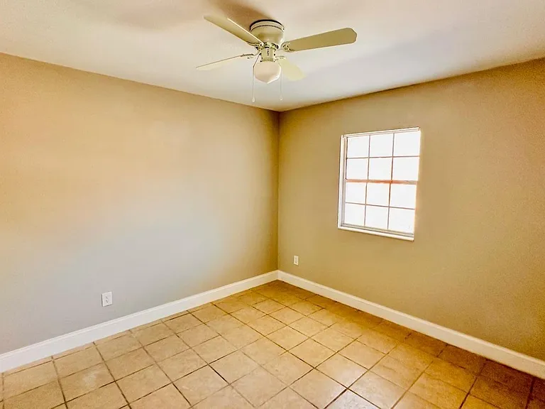 390 W Haines Blvd #8 — Photo 6