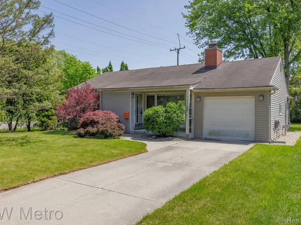 15509 Birwood Ave, Beverly Hills, MI 48025