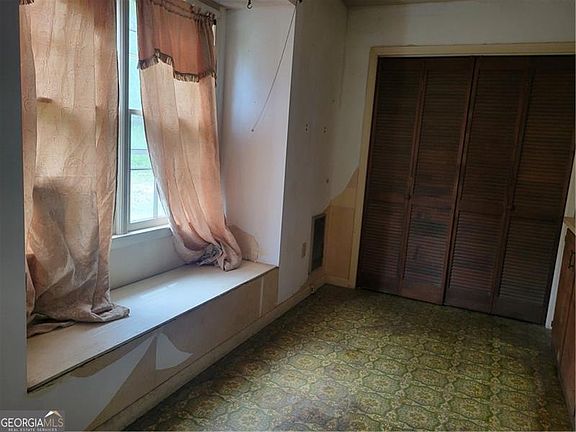 5th image of 160 Norman Rd